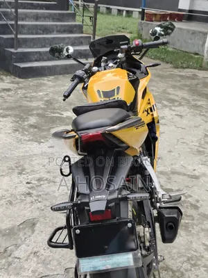 হিরো কারিজমা এক্সএমআর ২১০ ২০২৫ ইয়েলো