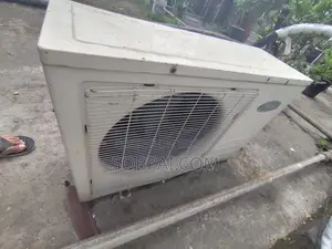Carrier 2 Ton Non-Inverter Split AC in Good Working Condition
