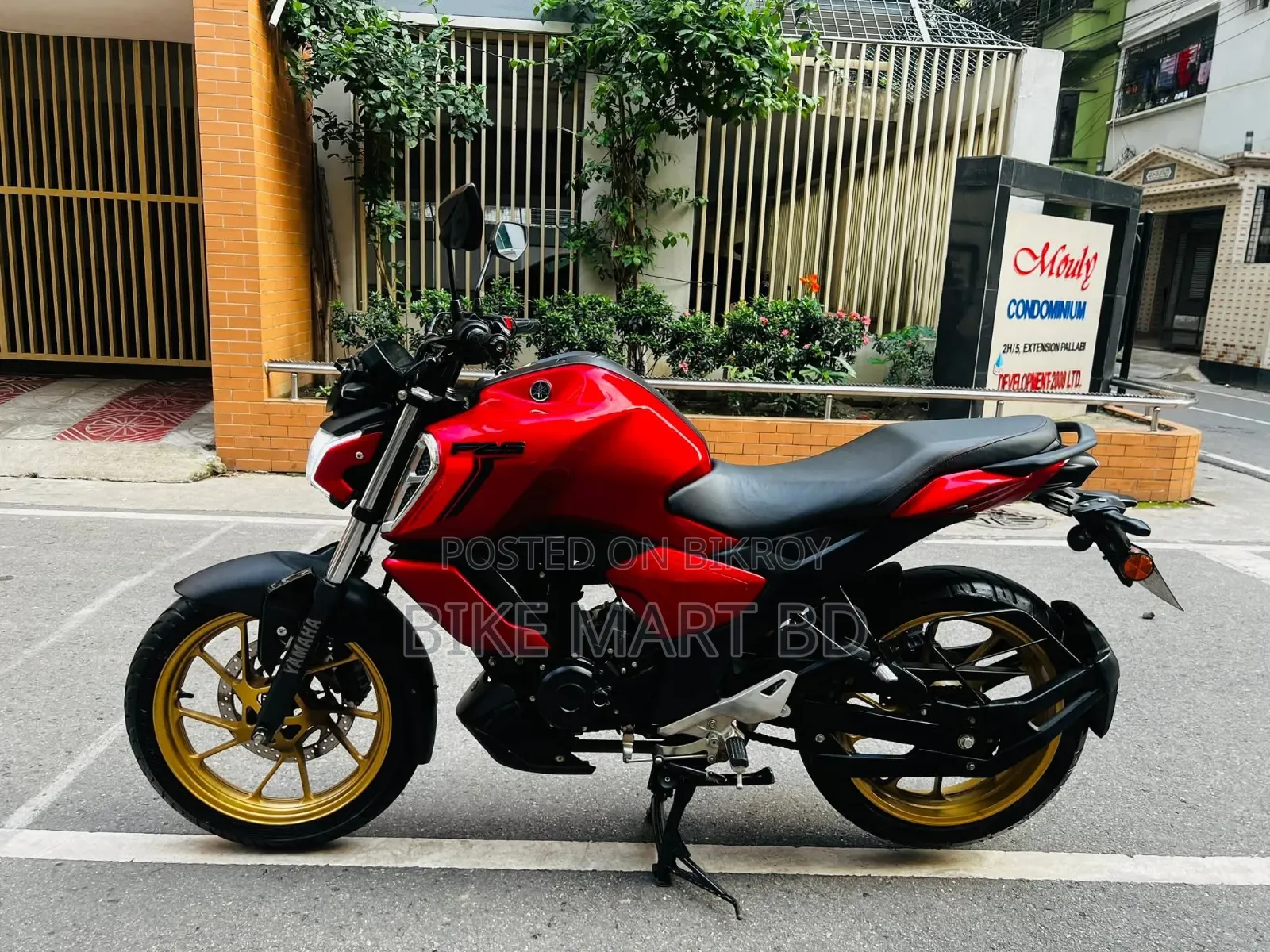 ইয়ামাহা এফজেড ২০২৫ রেড
