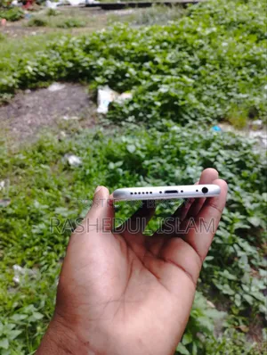Apple iPhone 6s 16 GB Silver