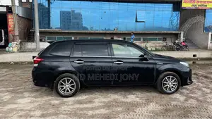 টয়োটা করোলা ২০২০ কালো