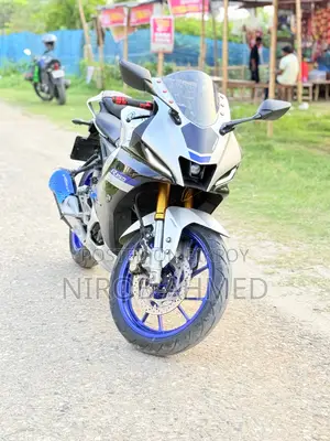 Yamaha R1 2021 Silver