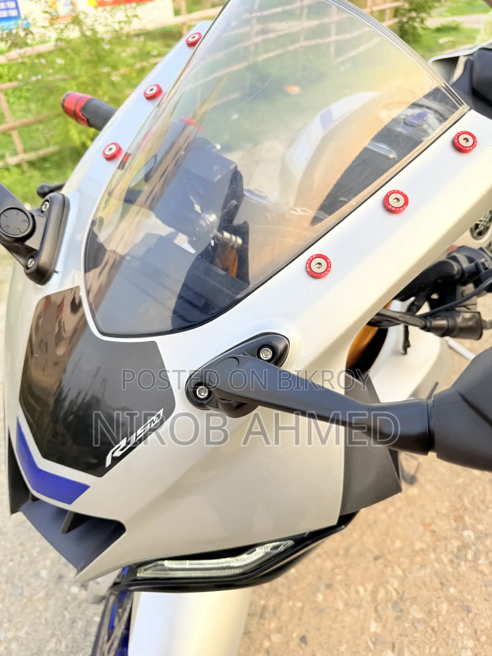 Yamaha R1 2021 Silver