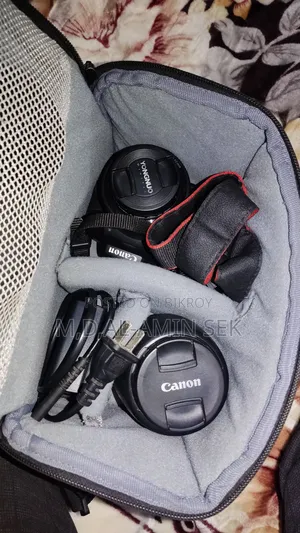 Canon Eos 750d With Zoom and Prime Lens