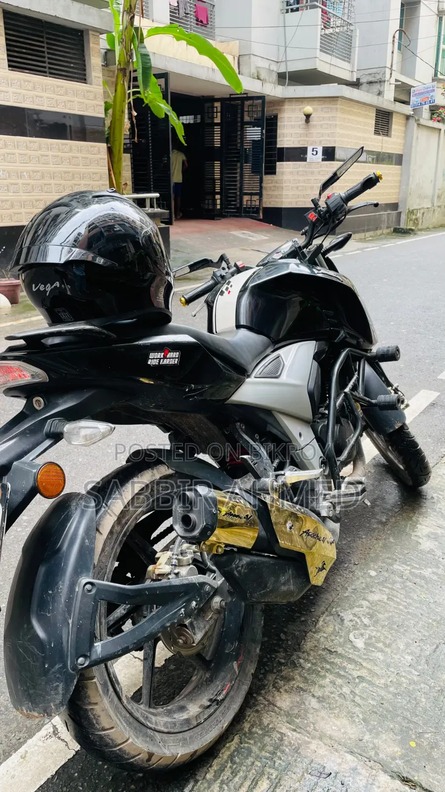 TVS Apache RTR 160 4V 2022 Black