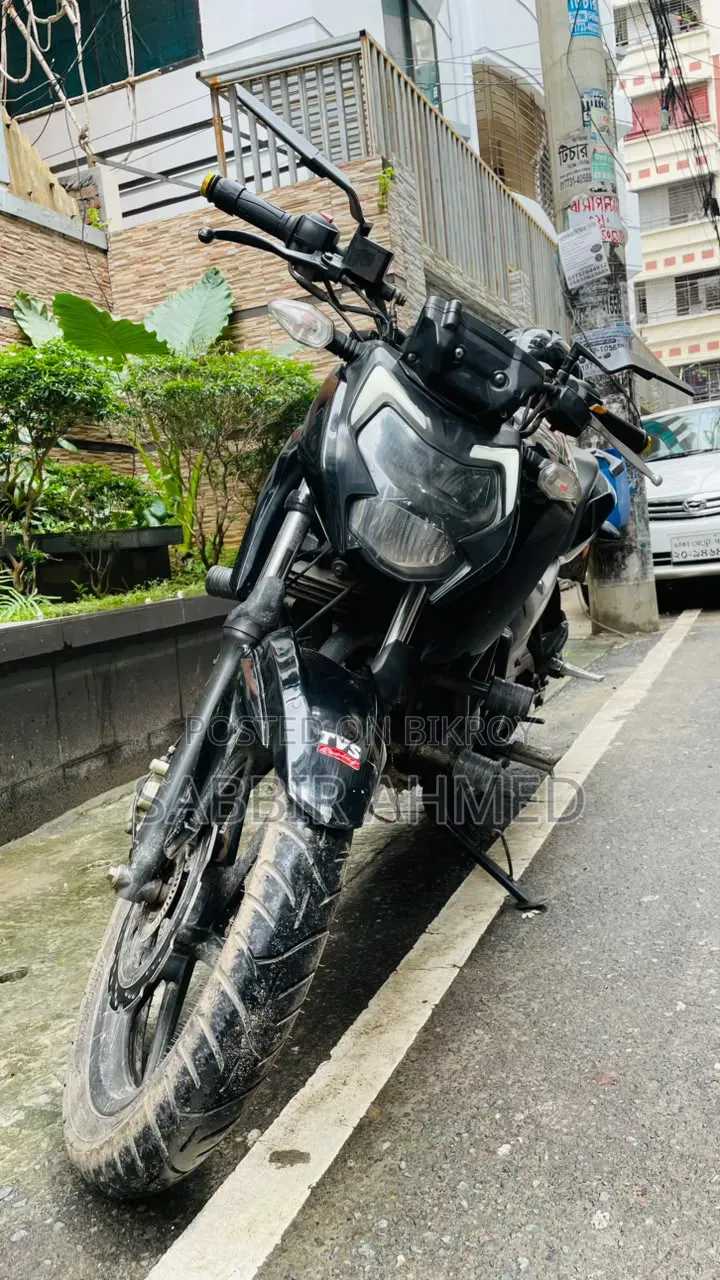 TVS Apache RTR 160 4V 2022 Black