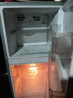 একটি ফ্রিজ বিক্রি করা হবে।