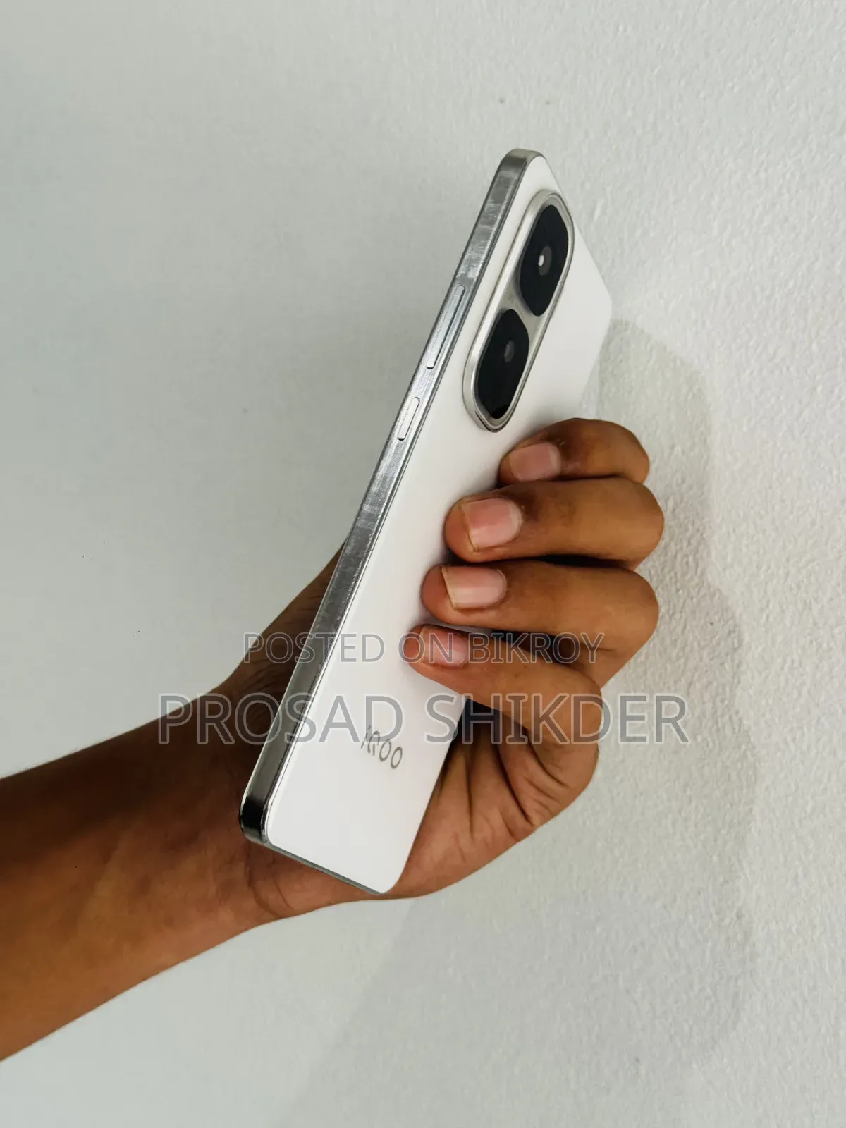 iQOO 256 GB White