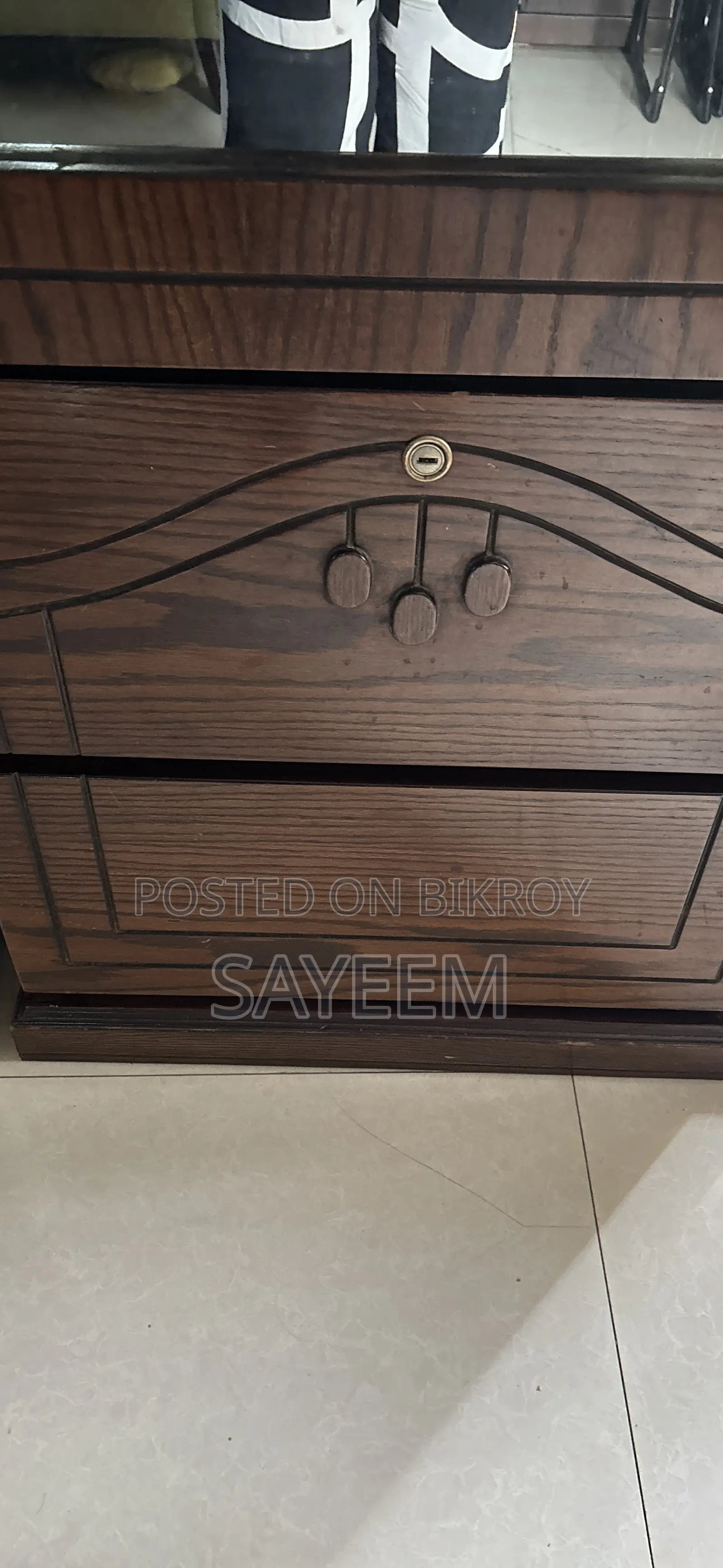 Almari for Bedroom