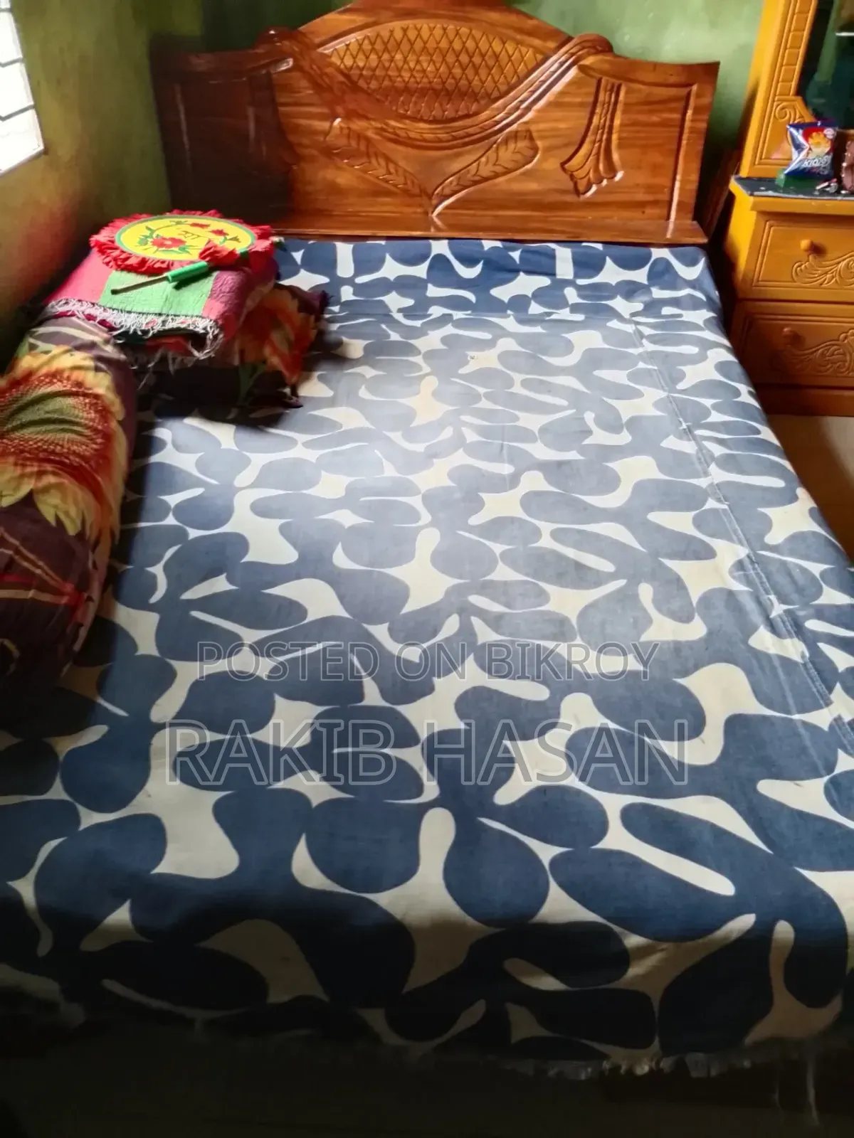 Dressing table, semi-box bed, computer table, for sale like new