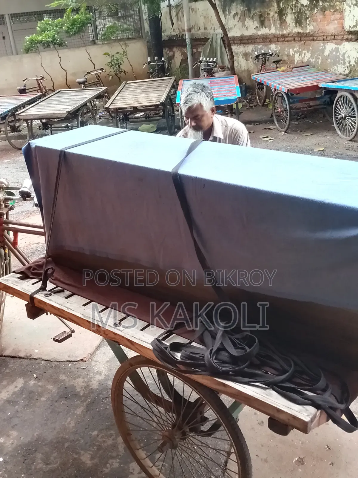 যে কোনো ফার্নিচার মেরামত ও বাসা বাড়ি পরিবর্তন এর কাজ করে থাকি