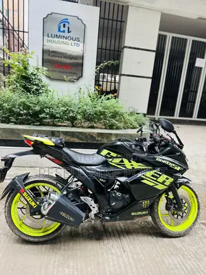 সুজুকি জিক্সার এসএফ এফআই ২০২২ কালো