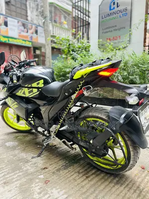 সুজুকি জিক্সার এসএফ এফআই ২০২২ কালো