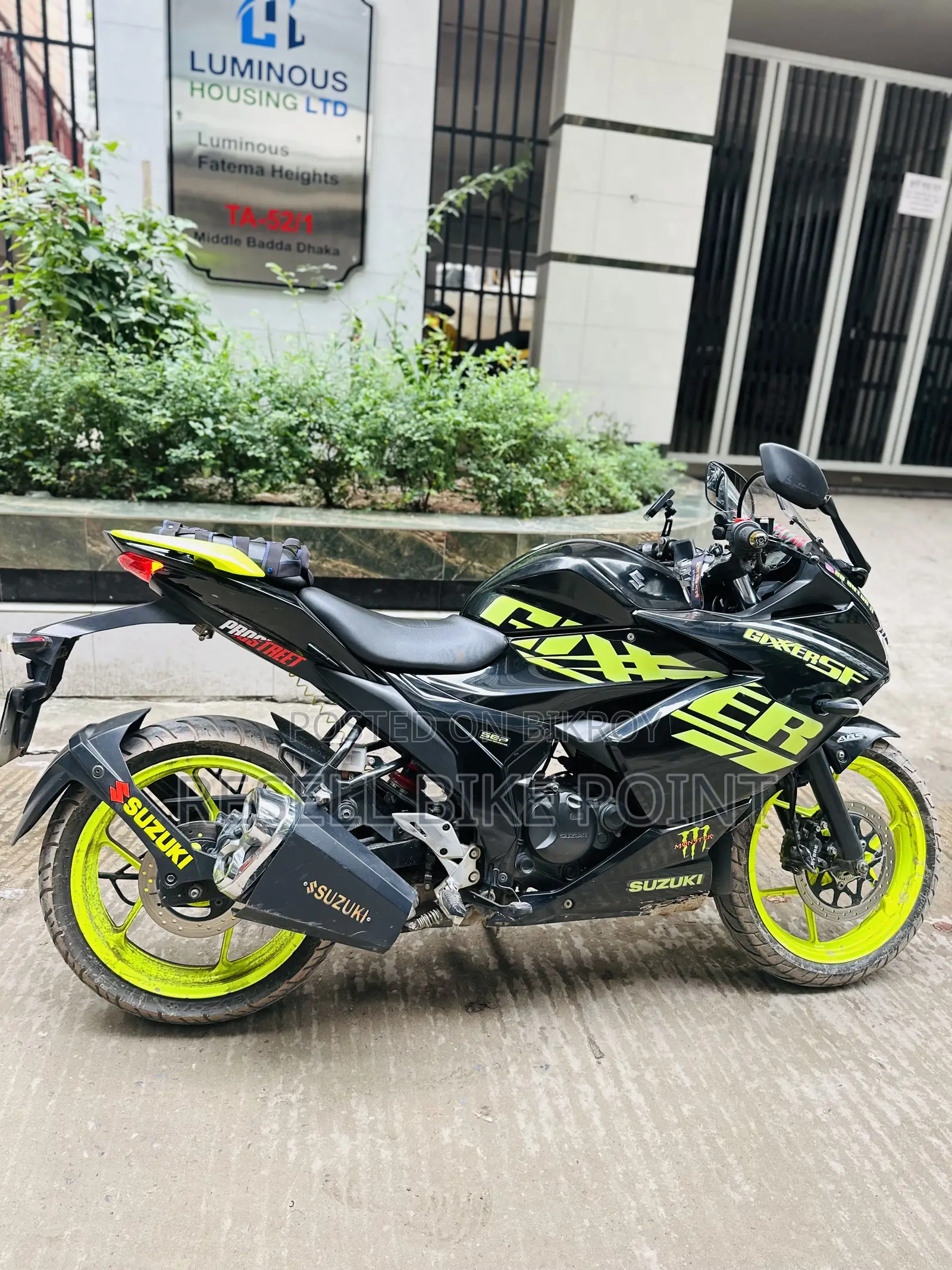 সুজুকি জিক্সার এসএফ এফআই ২০২২ কালো