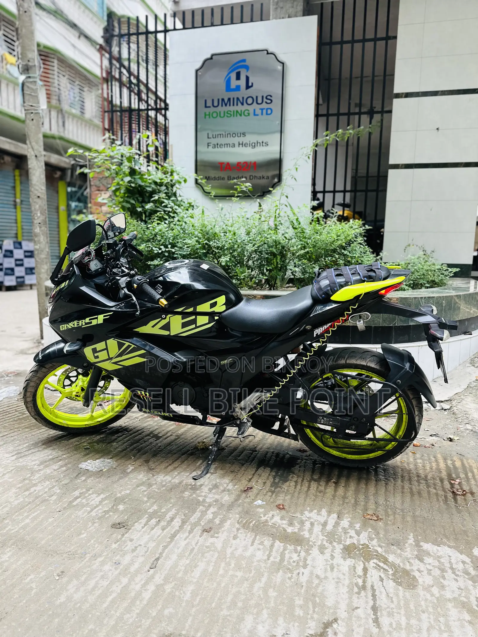 সুজুকি জিক্সার এসএফ এফআই ২০২২ কালো