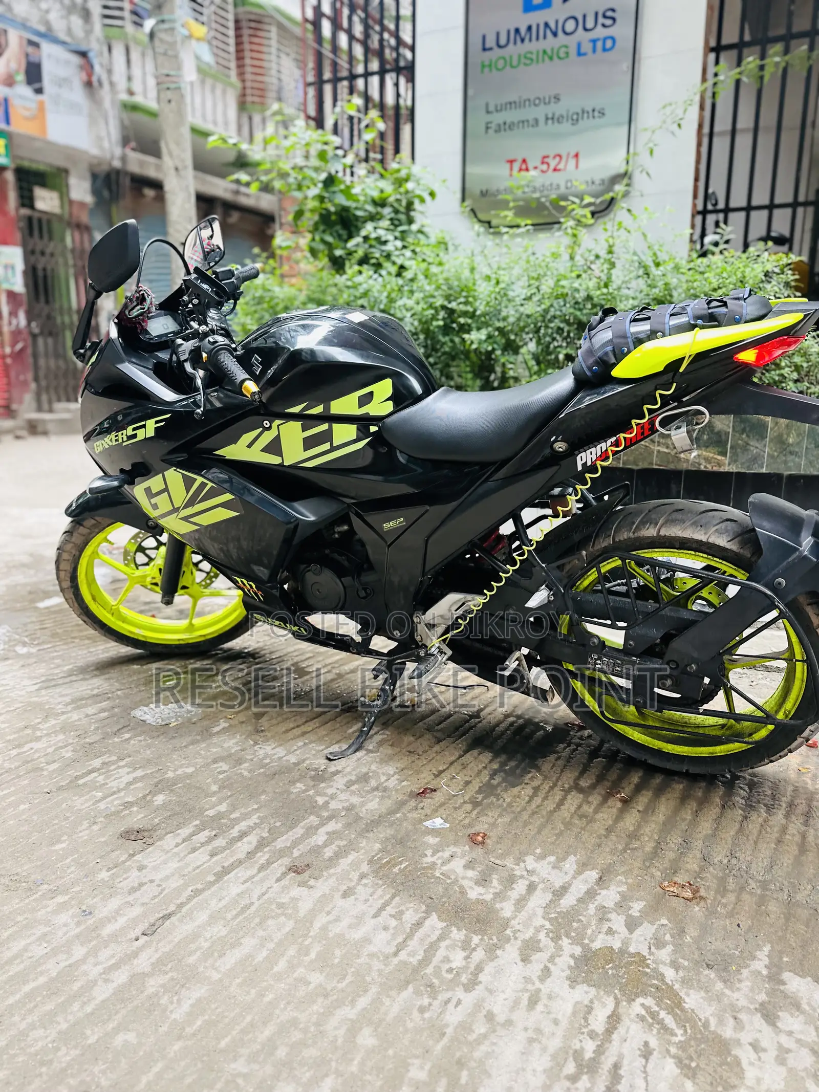 সুজুকি জিক্সার এসএফ এফআই ২০২২ কালো