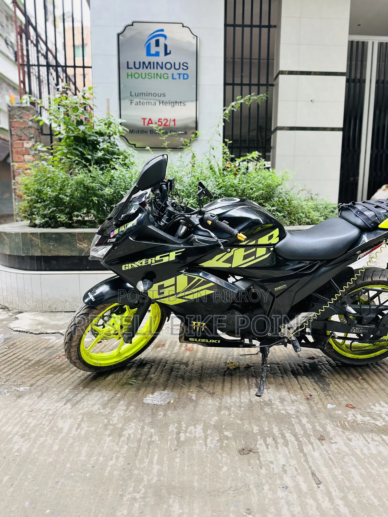 সুজুকি জিক্সার এসএফ এফআই ২০২২ কালো