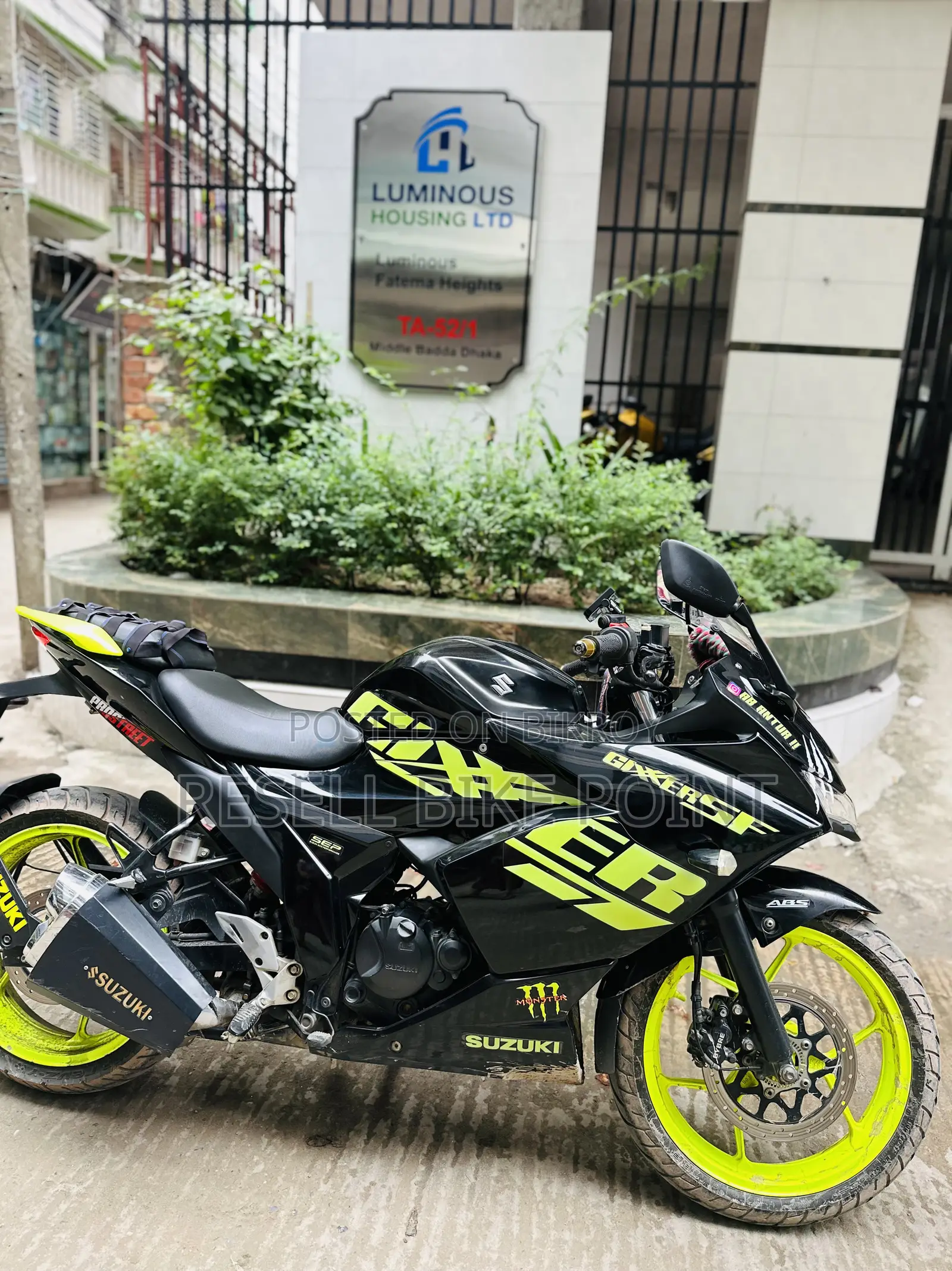 সুজুকি জিক্সার এসএফ এফআই ২০২২ কালো