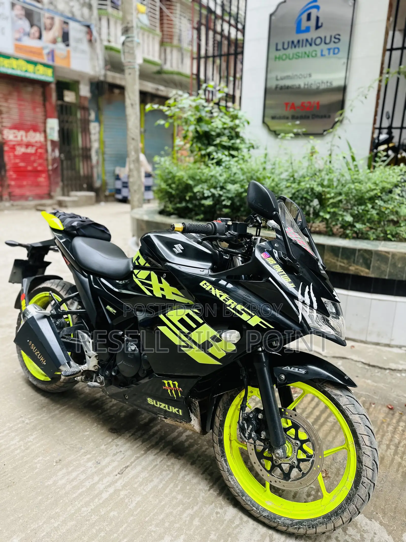 সুজুকি জিক্সার এসএফ এফআই ২০২২ কালো