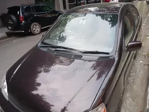 Toyota Platz 2000