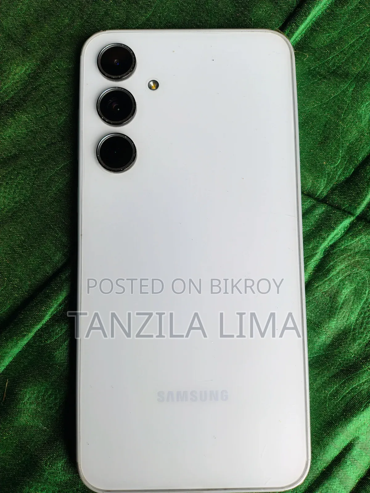 স্যামসাং গ্যালাক্সি এ৩৫ ১২৮ জিবি সাদা
