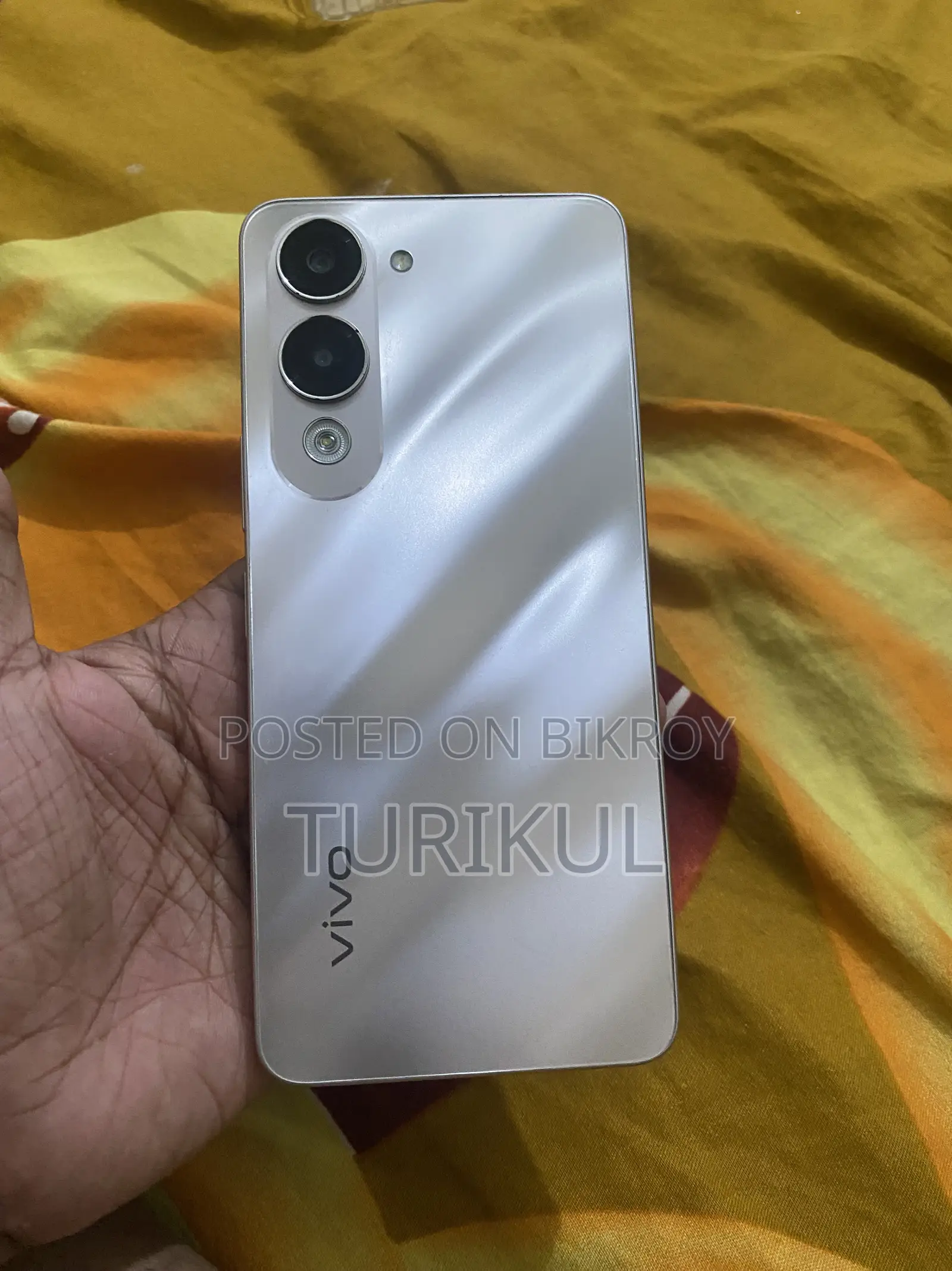 Vivo Y04 128 GB Gold
