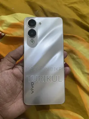 Vivo Y04 128 GB Gold