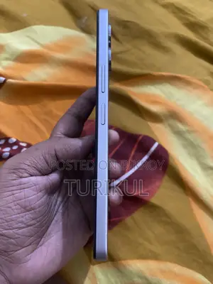 Vivo Y04 128 GB Gold