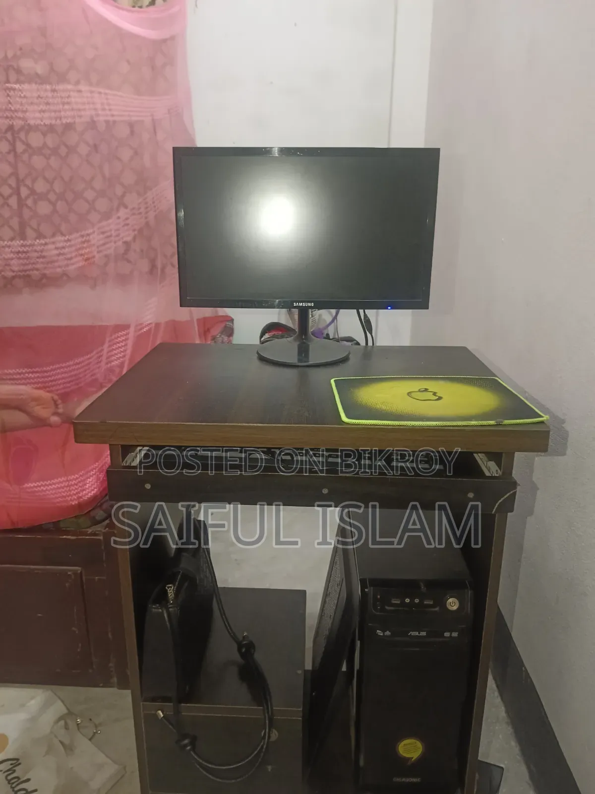 স্যামসাং এস১৯এফ৩৫০এইচএনডব্লিউ + কম্পিউটার টেবিল