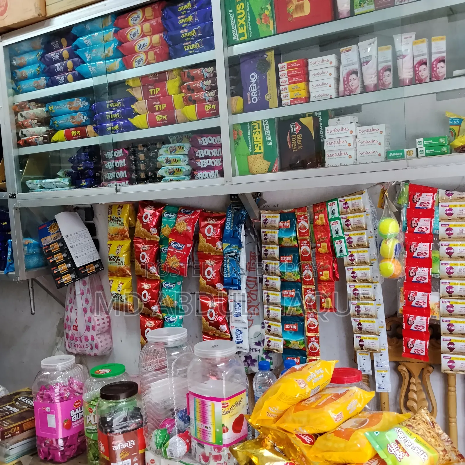 রানিং দোকান মাদ্রাসার সামনে মালামাল সহ বিক্রি করা হবে