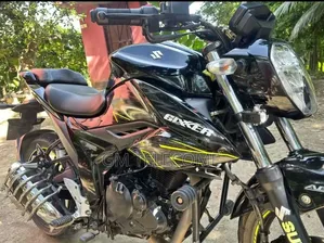 নতুন সুজুকি জিক্সার এফআই এবিএস ২০২৪ কালো