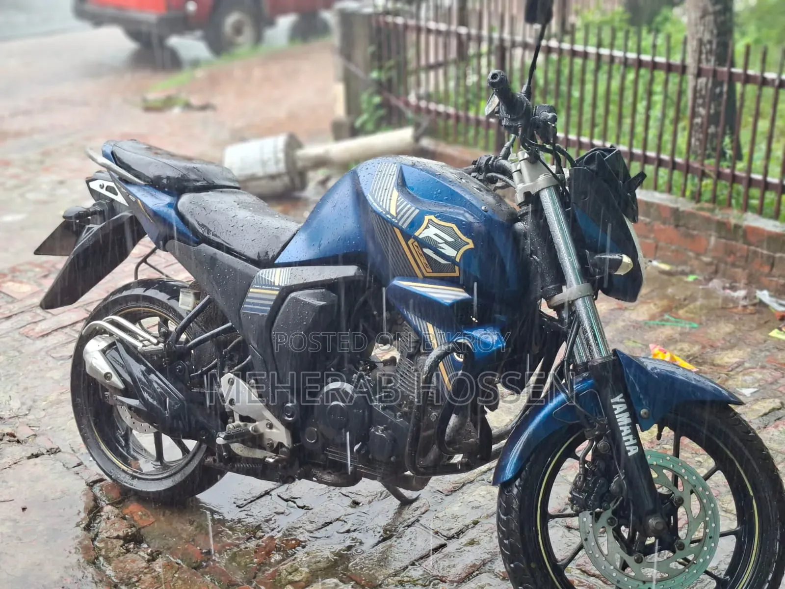 ইয়ামাহা এফজেড ২০২০ নীল