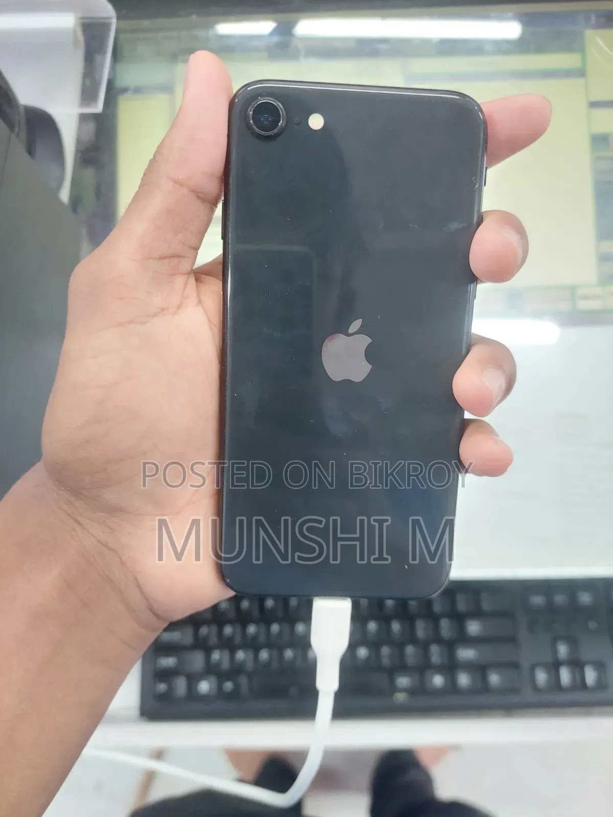 অ্যাপল আইফোন এসই (২০২০) ৬৪ জিবি ব্ল্যাক