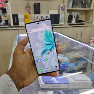 Vivo V30e 128 GB Red