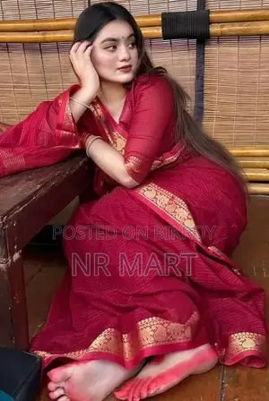 চেক শাড়ি সাথে রানিং ব্লাউজ পিস