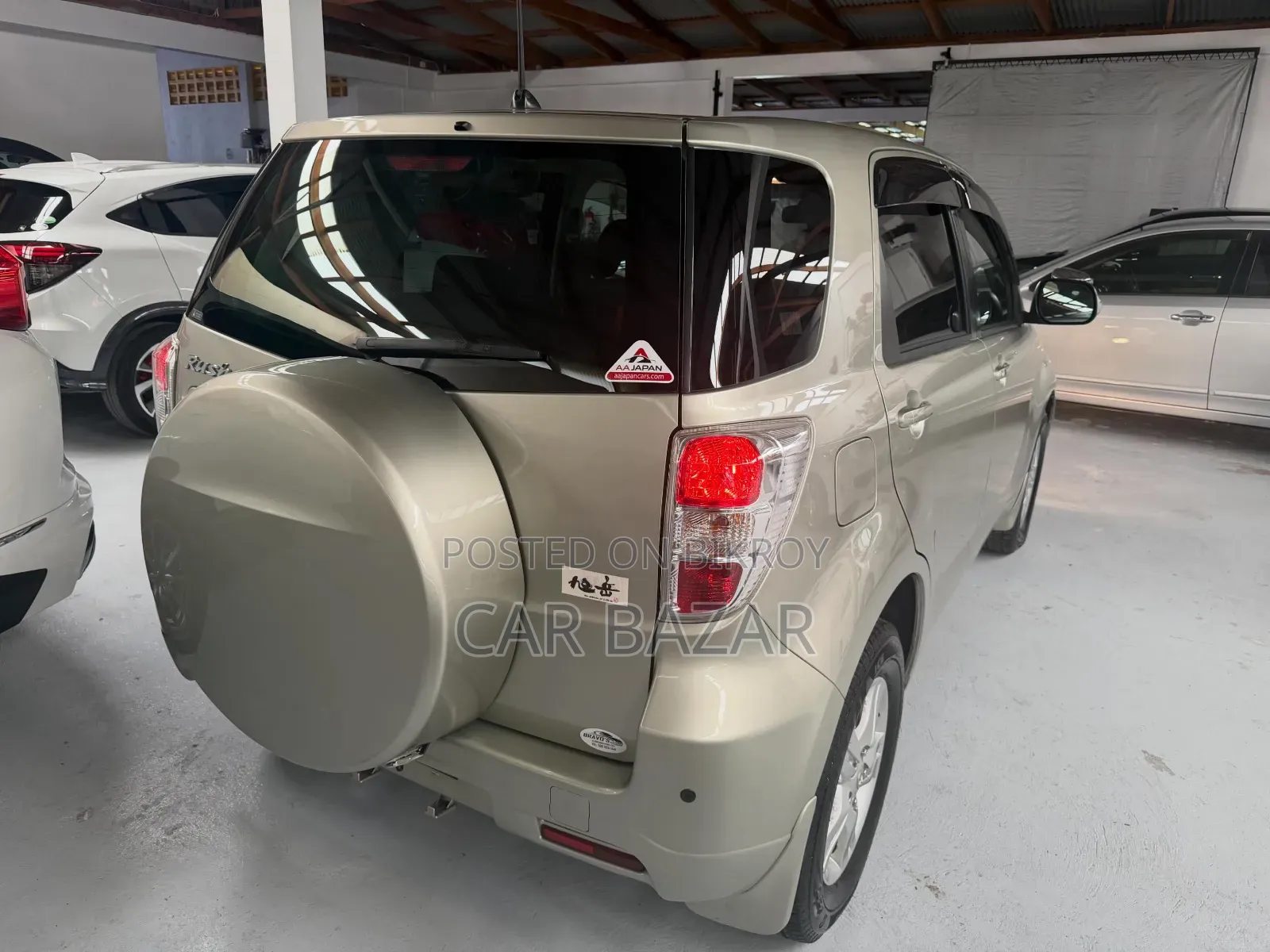 Toyota Rush 1.5 RWD 2011 Gold