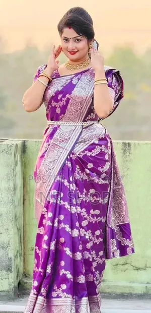 সফট সিল্ক ইন্ডিয়ান ইন্সপায়ার্ড বেনারসি কাতান শাড়ি