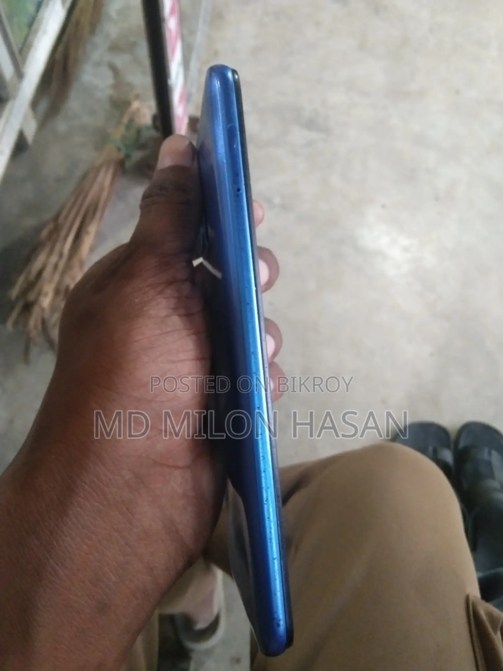 Symphony ATOM 32 GB Blue