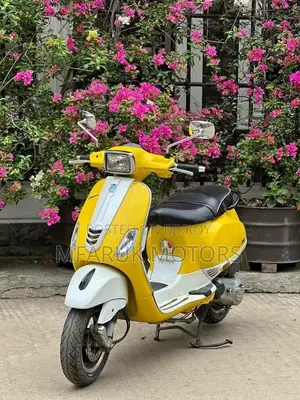 ভেসপা ১২৫ ২০১৯ হলুদ