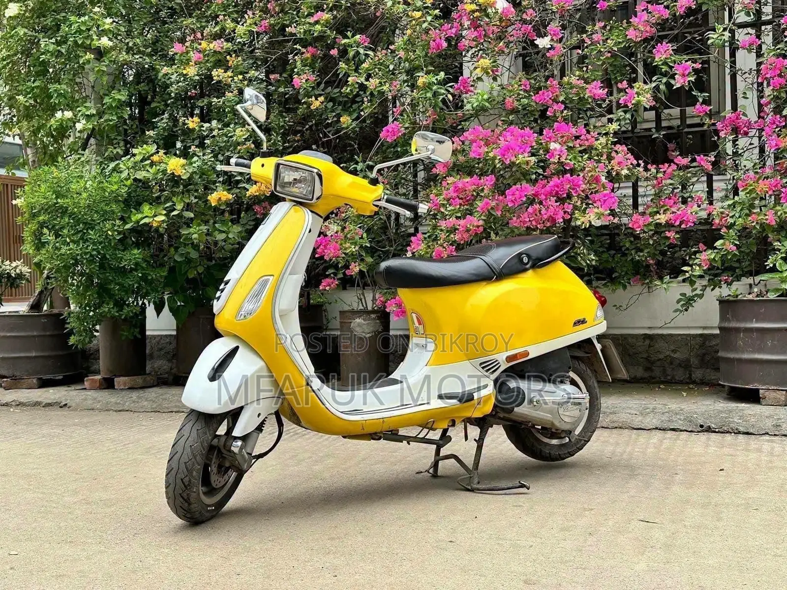 ভেসপা ১২৫ ২০১৯ হলুদ