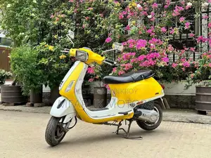ভেসপা ১২৫ ২০১৯ হলুদ