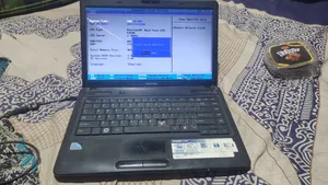 Laptop Toshiba Satellite C665 4GB Intel Core 2 Duo SSD 128GB