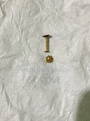 Gold Nose Pin | Flower Design | Excellent Condition
