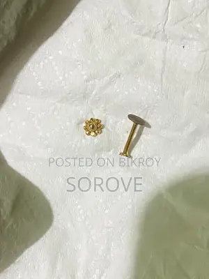 Gold Nose Pin | Flower Design | Excellent Condition