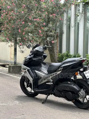 Yamaha 2024 Black