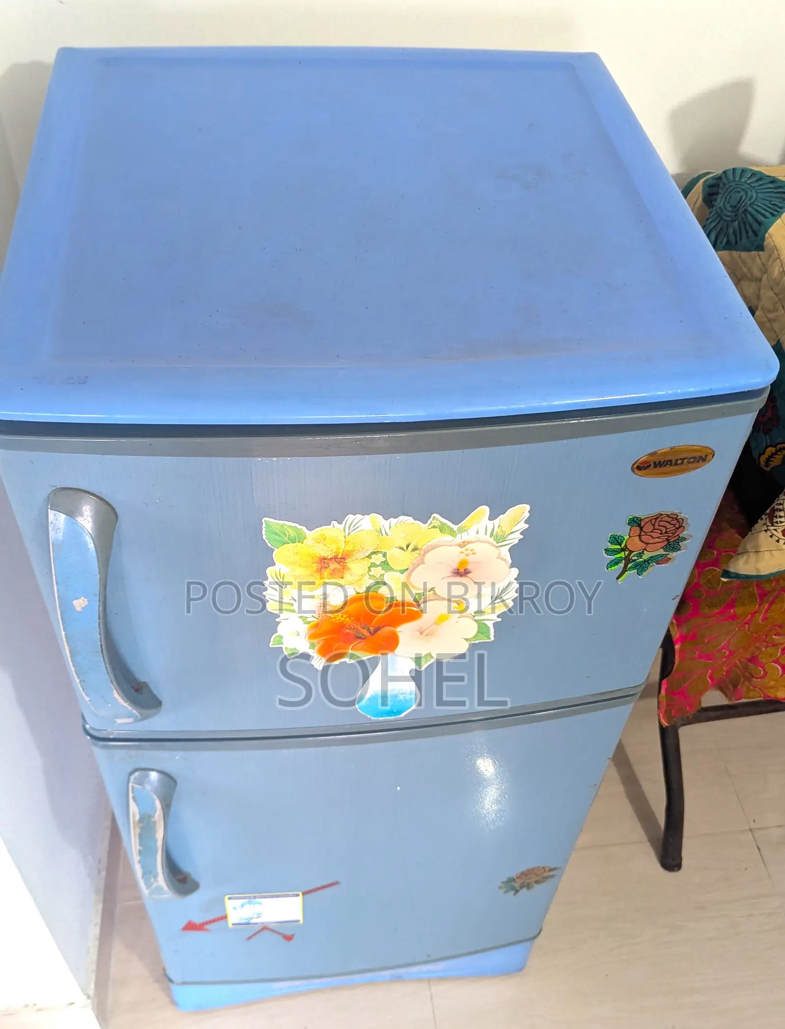 This Walton 160-liter fridge in good running condition is for sale.