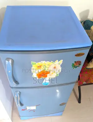 This Walton 160-liter fridge in good running condition is for sale.