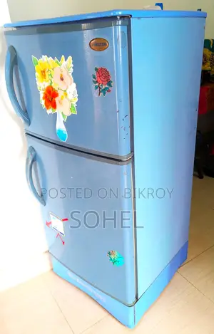 This Walton 160-liter fridge in good running condition is for sale.