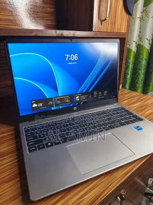 Laptop HP 250 G10 8GB Intel Core i3 HDD+SSD 1TB
