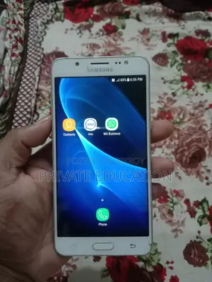 Samsung Galaxy J5 16 GB White